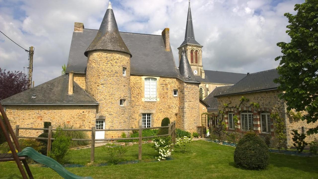 Manoir De La Grand'Cour Acomodação com café da manhã Soulge-sur-Ouette Exterior foto