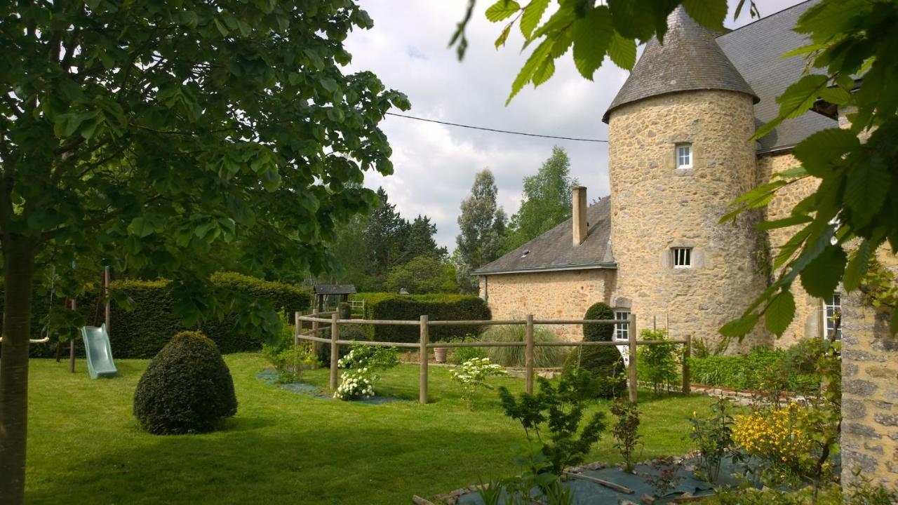 Manoir De La Grand'Cour Acomodação com café da manhã Soulge-sur-Ouette Exterior foto